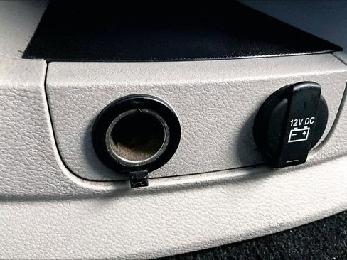 Used 2018 Dodge Grand Caravan SE FWD image 15