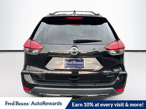 Used 2018 Nissan Rogue SV AWD/4WD image 10