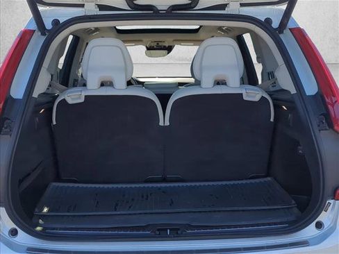 Used 2017 Volvo XC90 T6 Momentum w/ Vision Package image 7