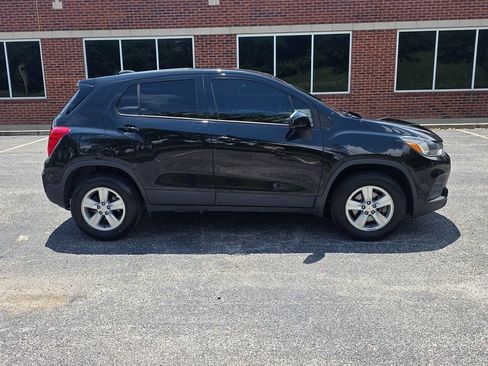 Used 2020 Chevrolet Trax LS w/ Tint and Cruise Package AWD/4WD image 6