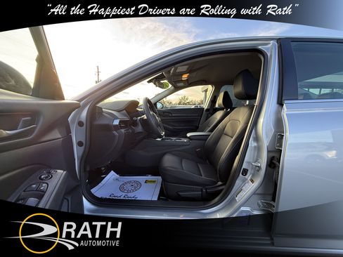 Used 2024 Nissan Altima 2.5 S image 12