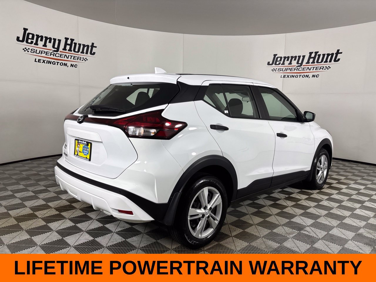 Used 2025 Nissan Kicks Play S FWD image 6
