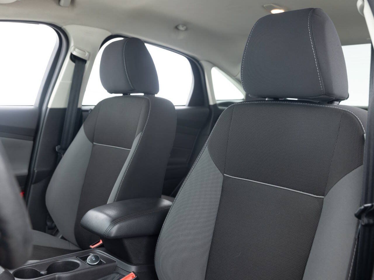 Used 2013 Ford Focus SE FWD image 22