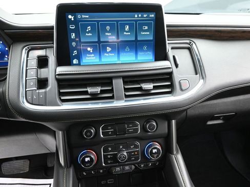 Used 2023 Chevrolet Suburban Premier image 19