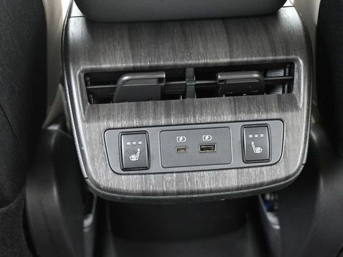 Used 2023 Nissan Ariya FWD image 20