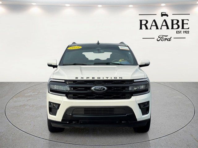 Used 2023 Ford Expedition Limited AWD/4WD image 2