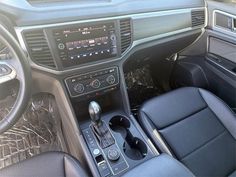 Used 2021 Volkswagen Atlas SE image 28