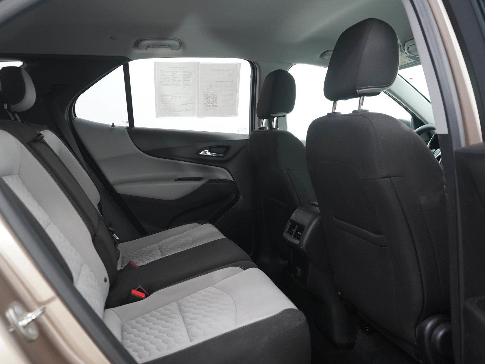 Used 2018 Chevrolet Equinox LS FWD image 13