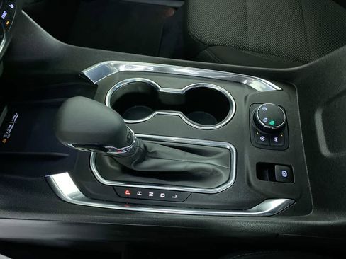 Used 2022 Chevrolet Traverse LT image 21