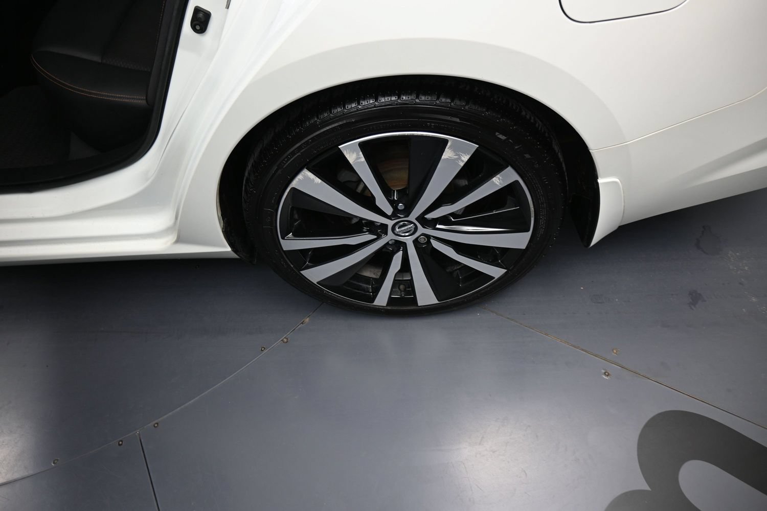 Used 2020 Nissan Altima 2.5 SR FWD image 18