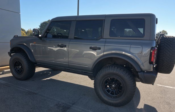 Used 2025 Ford Bronco Badlands AWD/4WD image 3