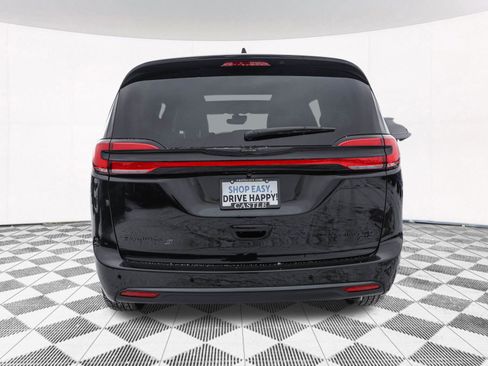 New 2026 Chrysler Pacifica Limited w/ S Appearance Package AWD/4WD image 18