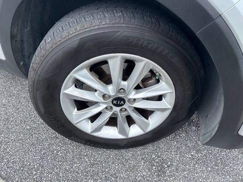 Used 2019 Kia Sorento L FWD image 8