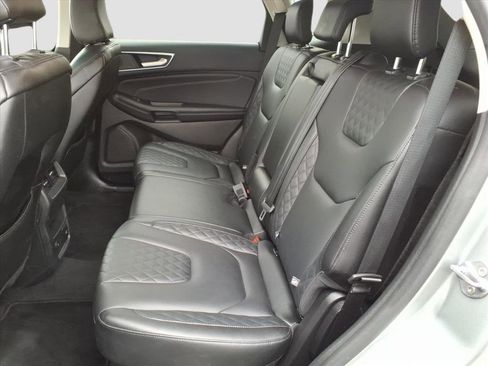 Used 2024 Ford Edge Titanium image 13