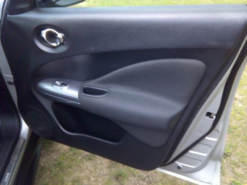 Used 2011 Nissan Juke SL image 21