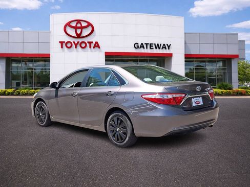Used 2015 Toyota Camry LE FWD image 7