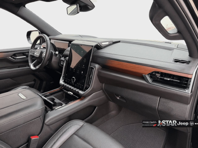 Used 2025 GMC Yukon XL Denali AWD/4WD image 19