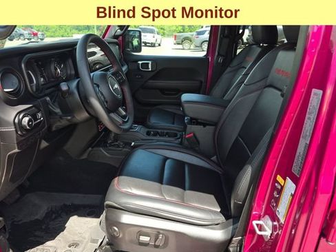 Used 2024 Jeep Wrangler Unlimited Rubicon AWD/4WD image 5