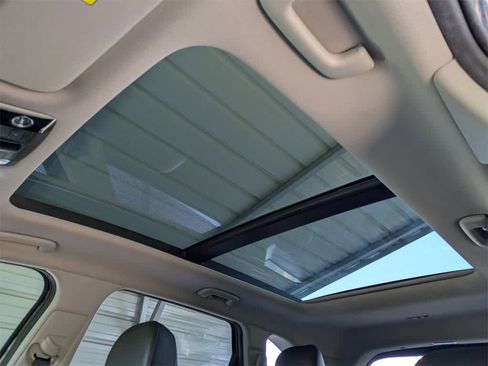 Used 2023 Kia Sorento EX w/ Panoramic Sunroof Package image 29