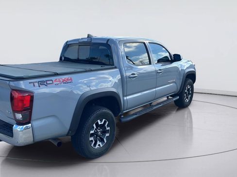 Used 2019 Toyota Tacoma TRD Off-Road AWD/4WD image 7