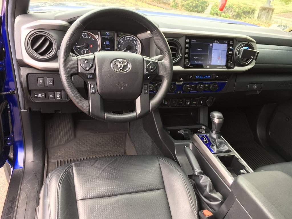 Used 2022 Toyota Tacoma Limited w/ Black Out Package (TMS) AWD/4WD image 27