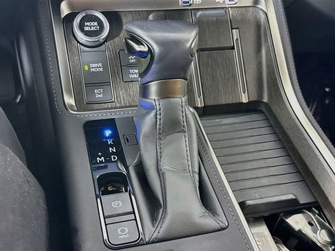 Used 2025 Lexus GX 550 w/ Accessory Package (Z1) AWD/4WD image 19