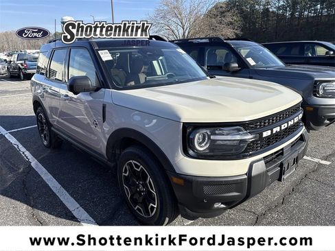 Used 2025 Ford Bronco Sport Outer Banks w/ Outer Banks Tech Package+ image 1