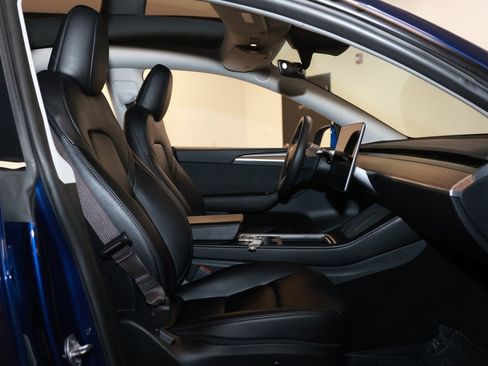 Used 2023 Tesla Model Y Long Range image 16