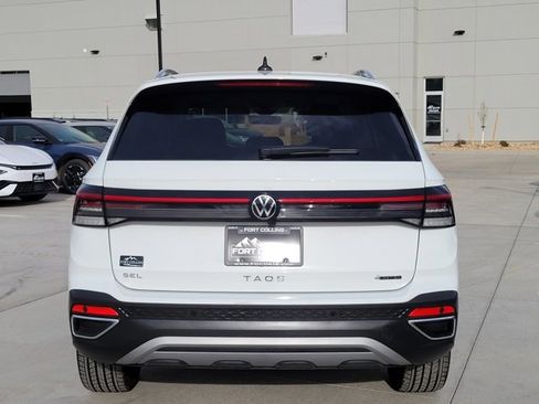 Used 2025 Volkswagen Taos SEL image 15