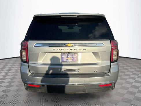 Used 2023 Chevrolet Suburban LT image 6