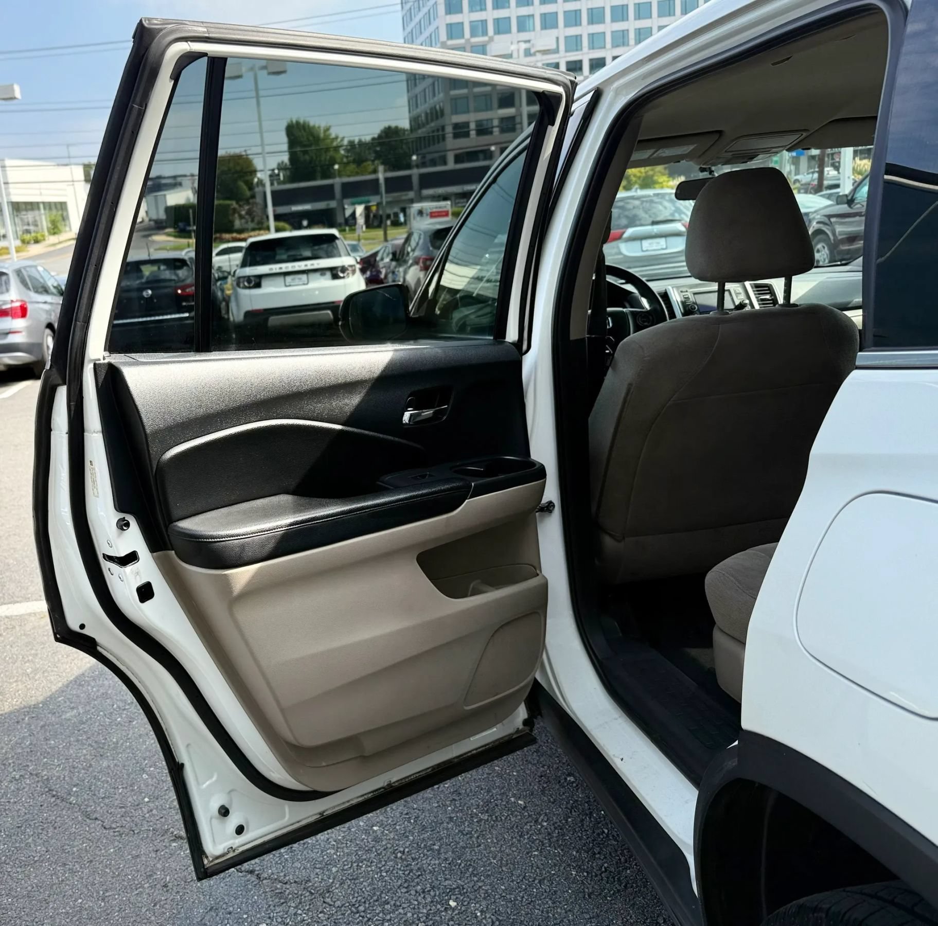 Used 2016 Honda Pilot LX image 23