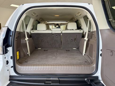 Used 2015 Lexus GX 460 w/ Premium Package AWD/4WD image 9