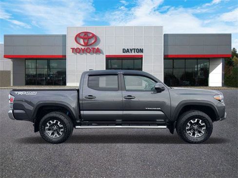 Certified 2022 Toyota Tacoma TRD Off-Road image 6