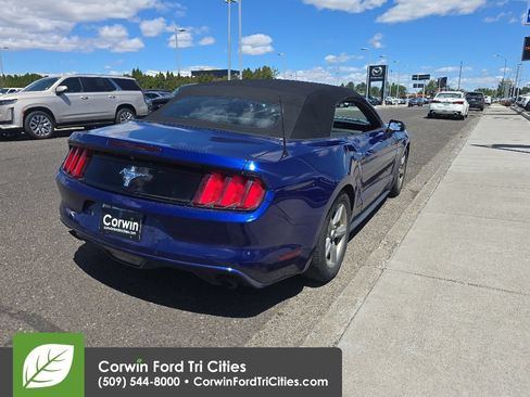 Used 2016 Ford Mustang Convertible RWD image 10