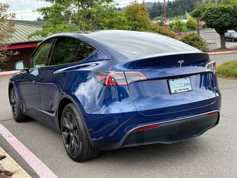 Used 2025 Tesla Model Y Long Range AWD/4WD image 5