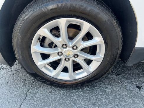 Used 2020 Chevrolet Equinox LT FWD image 24