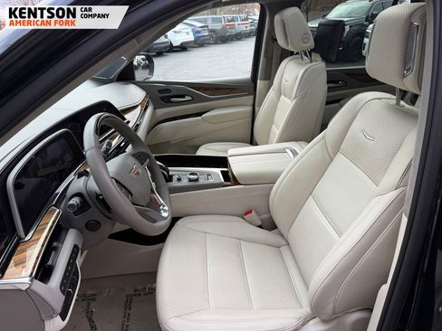 Used 2024 Cadillac Escalade Sport Platinum w/ LPO, ONYX Package image 35