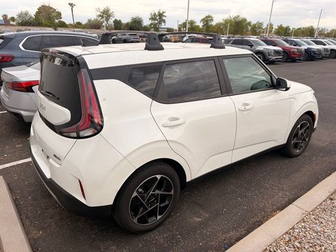 Used 2023 Kia Soul EX FWD image 5