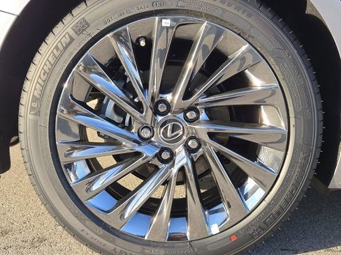 New 2025 Lexus ES 350 Ultra Luxury image 31