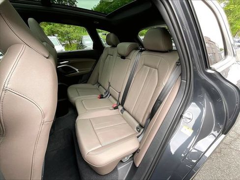 Used 2025 Audi Q5 Premium Plus w/ Premium Plus AWD/4WD image 25