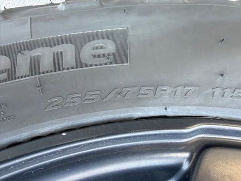 Certified 2021 Jeep Gladiator Willys image 7