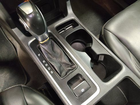 Used 2019 Ford Escape SEL image 26