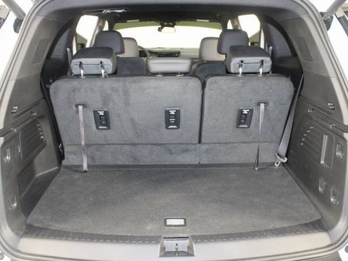 Used 2024 GMC Acadia AT4 w/ Luxury Package image 21