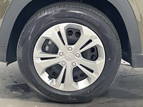 Used 2024 Chevrolet Trax LS FWD image 35