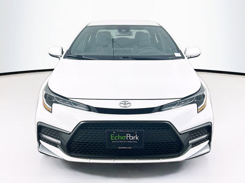 Used 2020 Toyota Corolla SE image 2