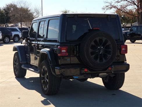 Used 2021 Jeep Wrangler Unlimited Sahara image 18