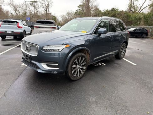 Certified 2024 Volvo XC90 B5 Core w/ Climate Package image 9
