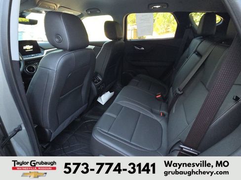 Used 2023 Chevrolet Blazer LT FWD image 13