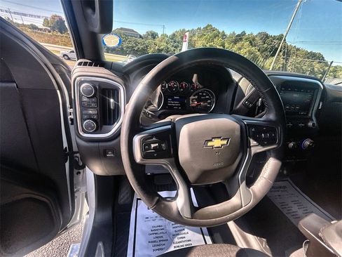 Used 2022 Chevrolet Silverado 1500 LT image 20