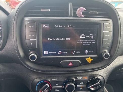 Used 2022 Kia Soul LX w/ Technology Package image 11